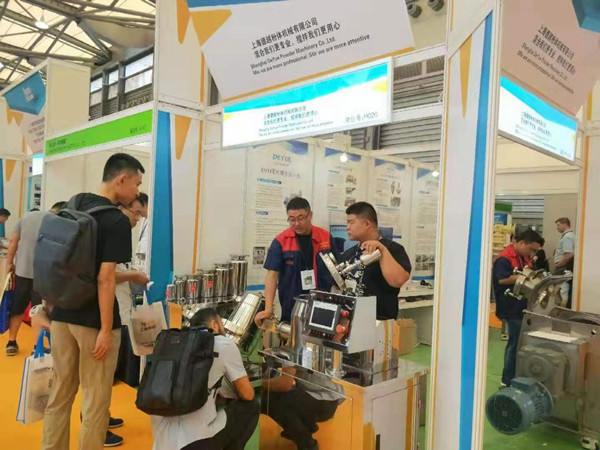 德越參加中國國際磁性材料及生產技術展覽會(圖2) 犁刀混合機